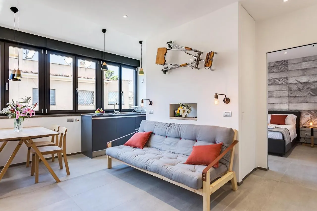 Rome As You Feel - Vatican Studio With Terrace Apartment